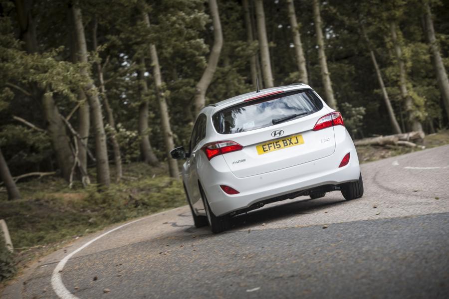  Hyundai i30 Tourer 2015 года  (UK) (фото 10 из 20)
